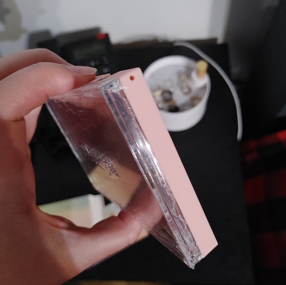 Oden's eye empty palette for the new single shadow collection - Picture 3 of 3